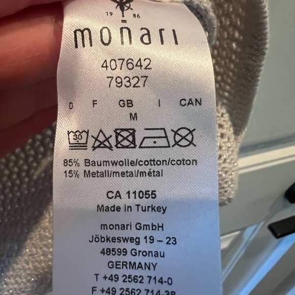 Monari top, beautiful sandbar colour with gold thread throughout.Oversized fit. - Picture 7 of 8